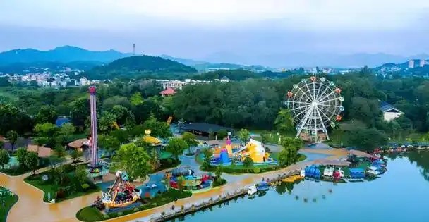 广东乐园票务系统：小泥人助力乐园智能化升级